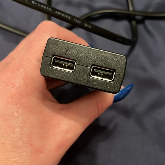 Sony AC Adapter for 2 USB FOR PLAYSTATION - Picture 3 of 4